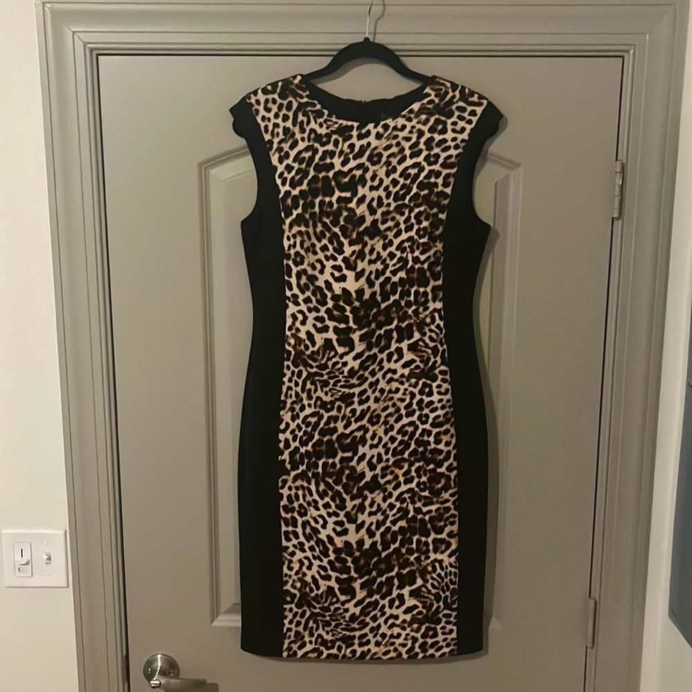 Pending Sale- The perfect dress for evening events, dinners, or date nights.